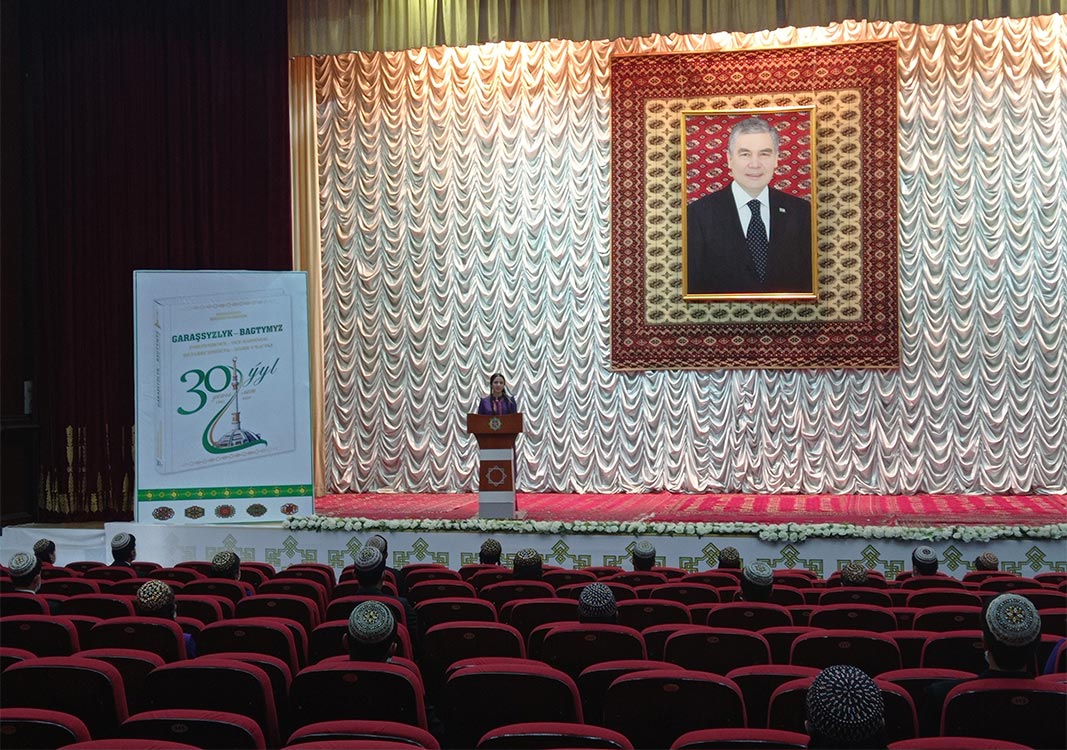 Talyplaryň düzen goşgylary