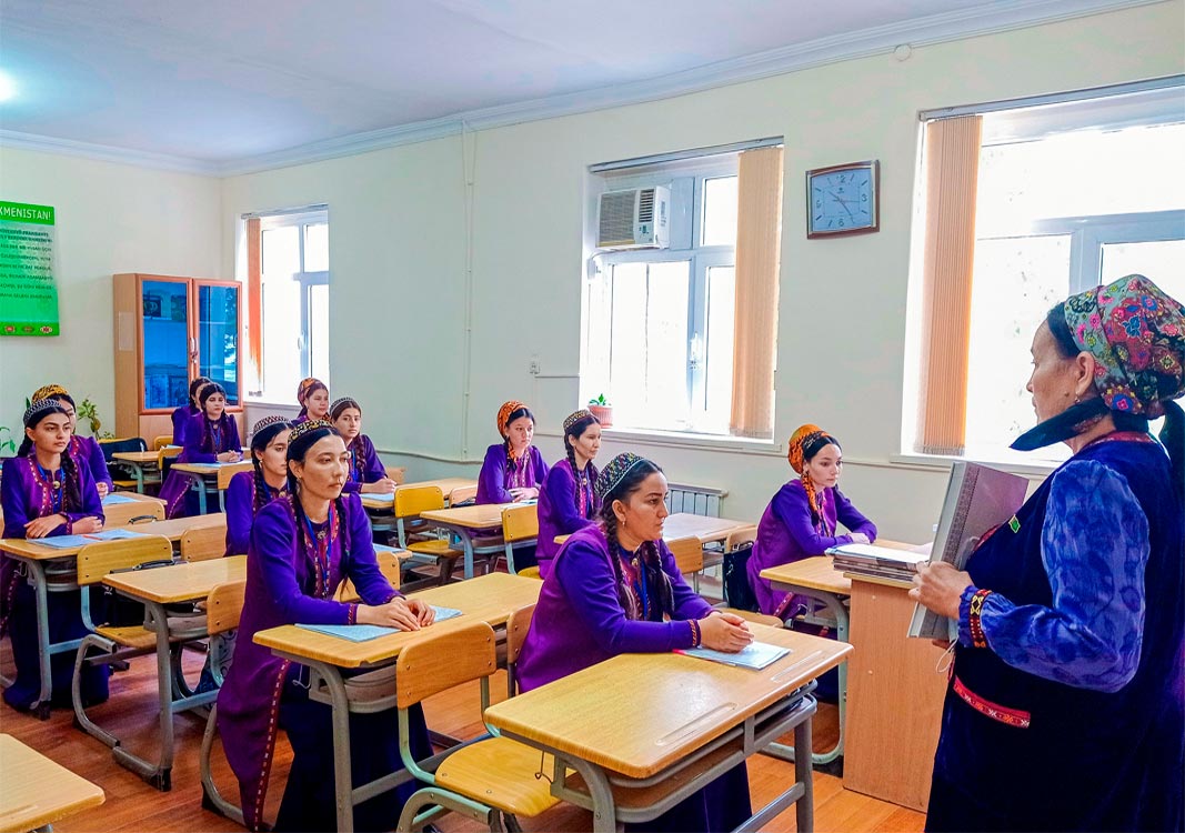 Arkadagly döwürde  bagtyýar  zenanlar