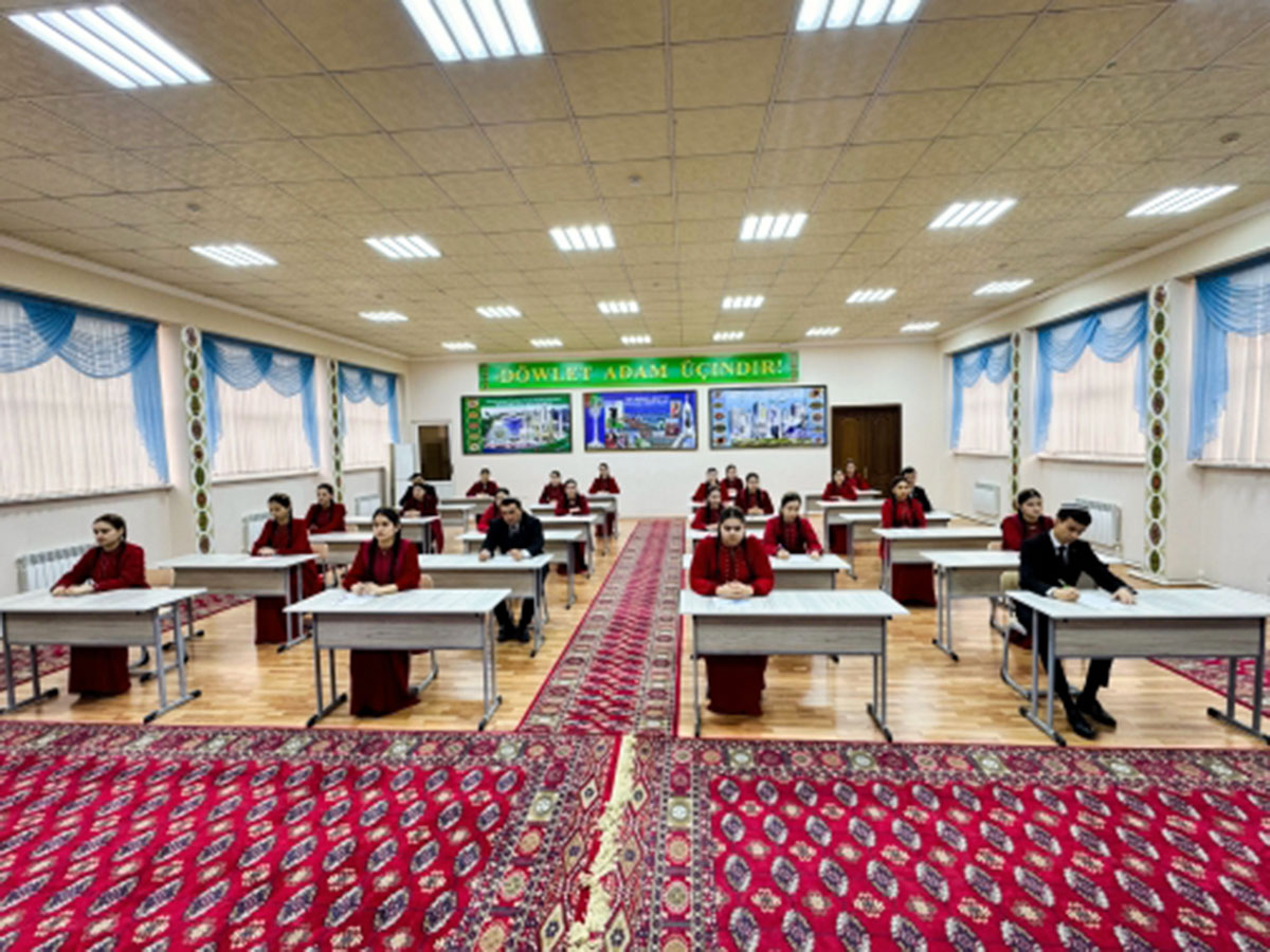 Sanly ykdysadyýet boýunça  ders bäsleşigi geçirildi.